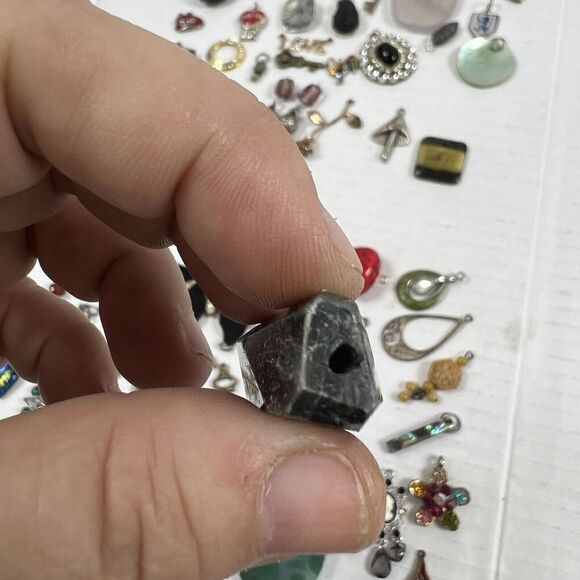 Focal Points Mix Lot Stone Unique Pendants And Jewelry Making Findings Vintage + - Picture 11 of 16
